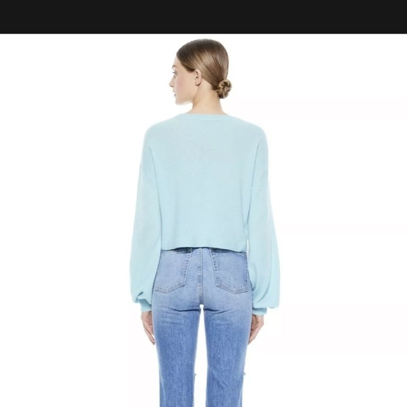 Alice and Olivia Ansley Wide Sleeve Cropped Sweater.  💯 Cashmere.  NWT Size XS - Picture 2 of 9